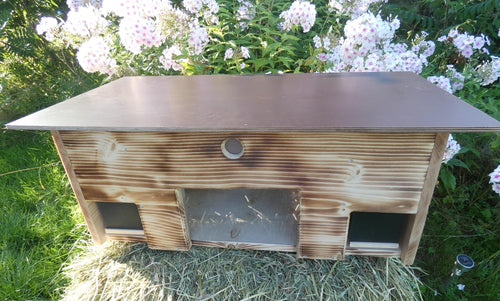 Igelfutterhaus XXL Vollholz 80x40x32cm mit Beobachtungsfenster
