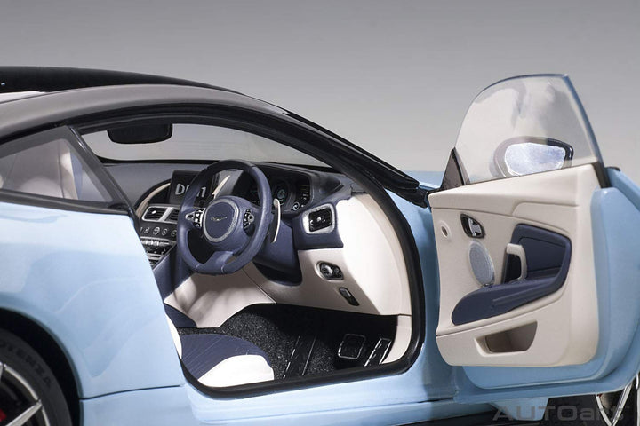 Modellauto Aston Martin DB11 2016 1:18 Hellblau Verbundstoff - Bild 3