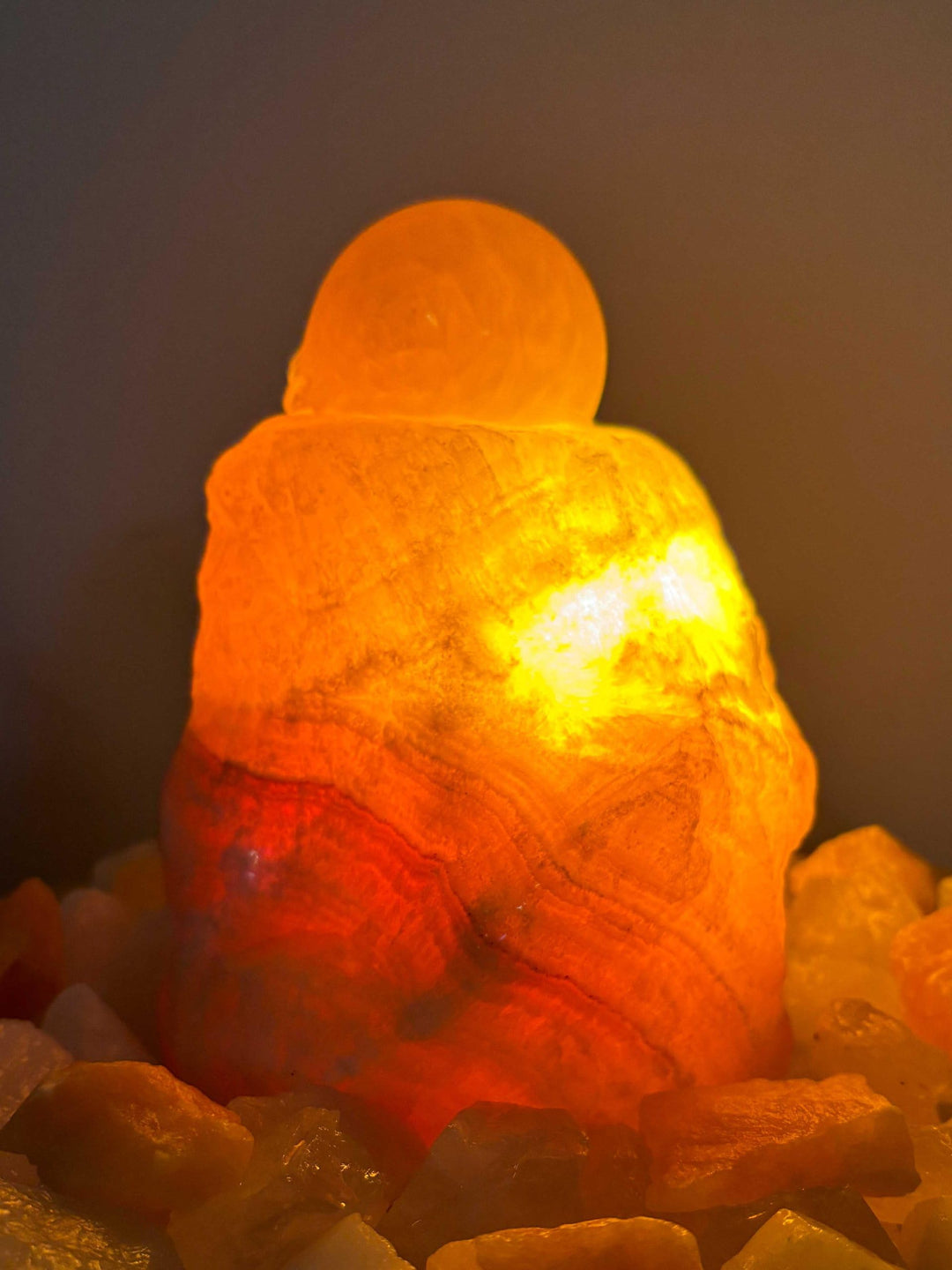 Kugelbrunnen Orangencalcit mit Beleuchtung weisse Glasschale 30 cm