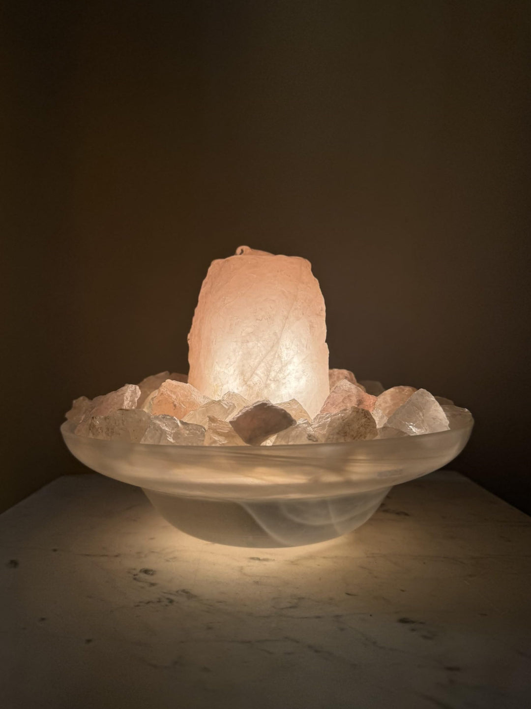 Zimmerbrunnen Rosenquarz mit Beleuchtung weisse Glasschale 25 cm - Bild 3