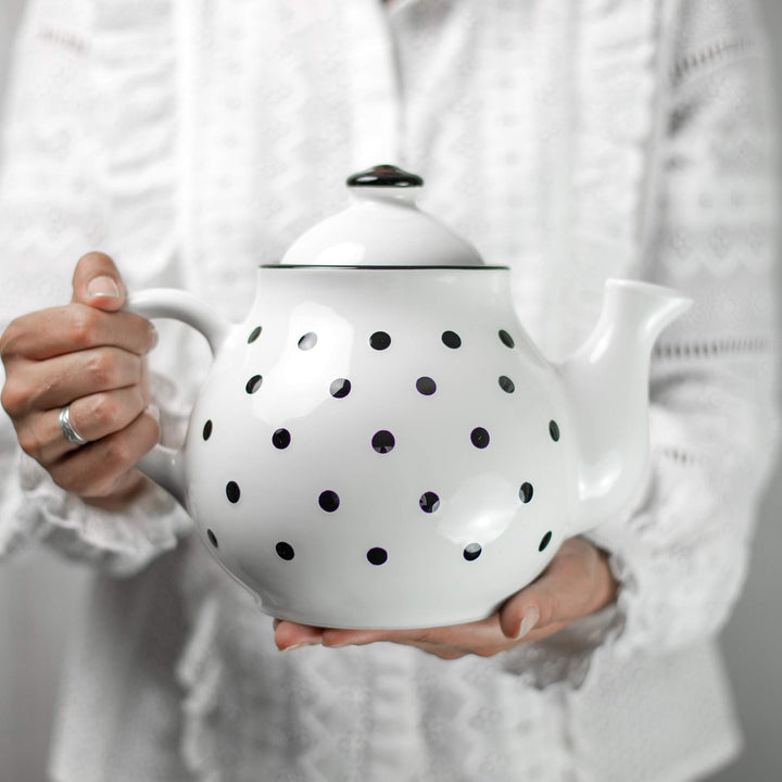 Teekanne Keramik 1,7 Liter Weiss Schwarz Polka Dots handgemacht