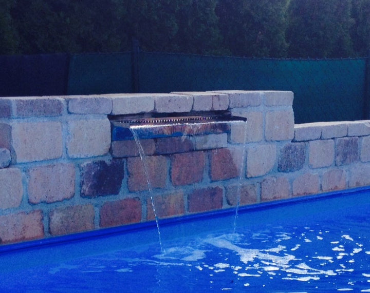 Edelstahl Wasserfall 30 cm mit LED-Beleuchtung für Garten &amp; Pool