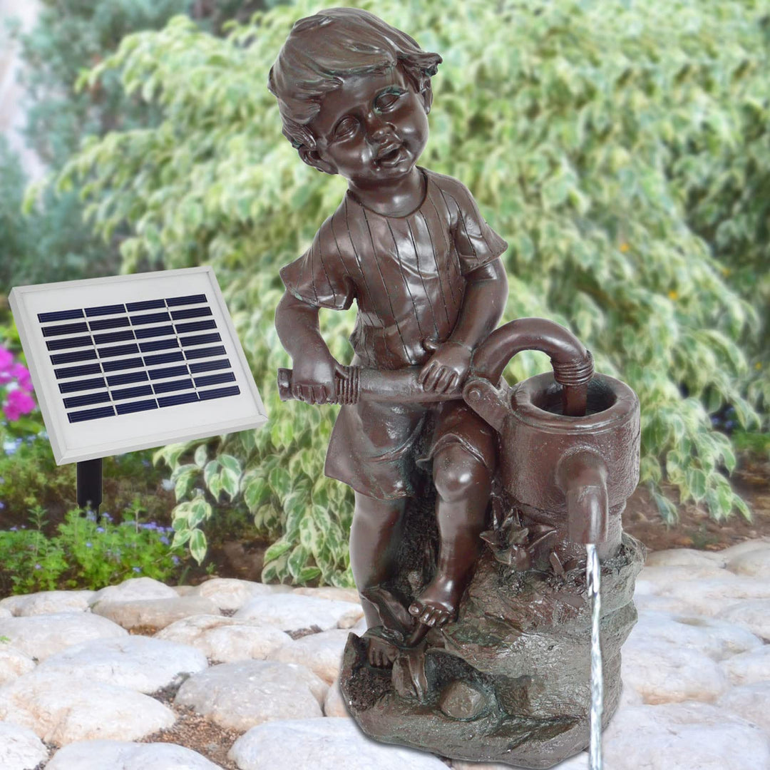 Solar-Teichpumpe Junge mit Schwengelpumpe Polyresin 53 cm Teich