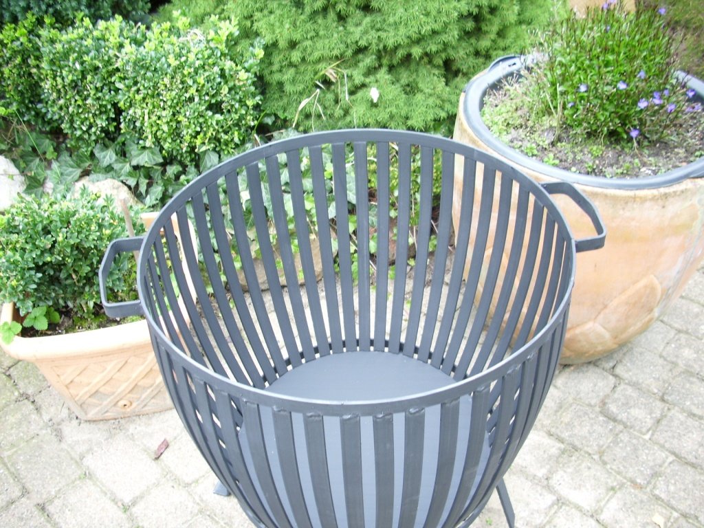 Feuerkorb Globus Gusseisen 67 cm Höhe für Garten und Lagerfeuer - Bild 4