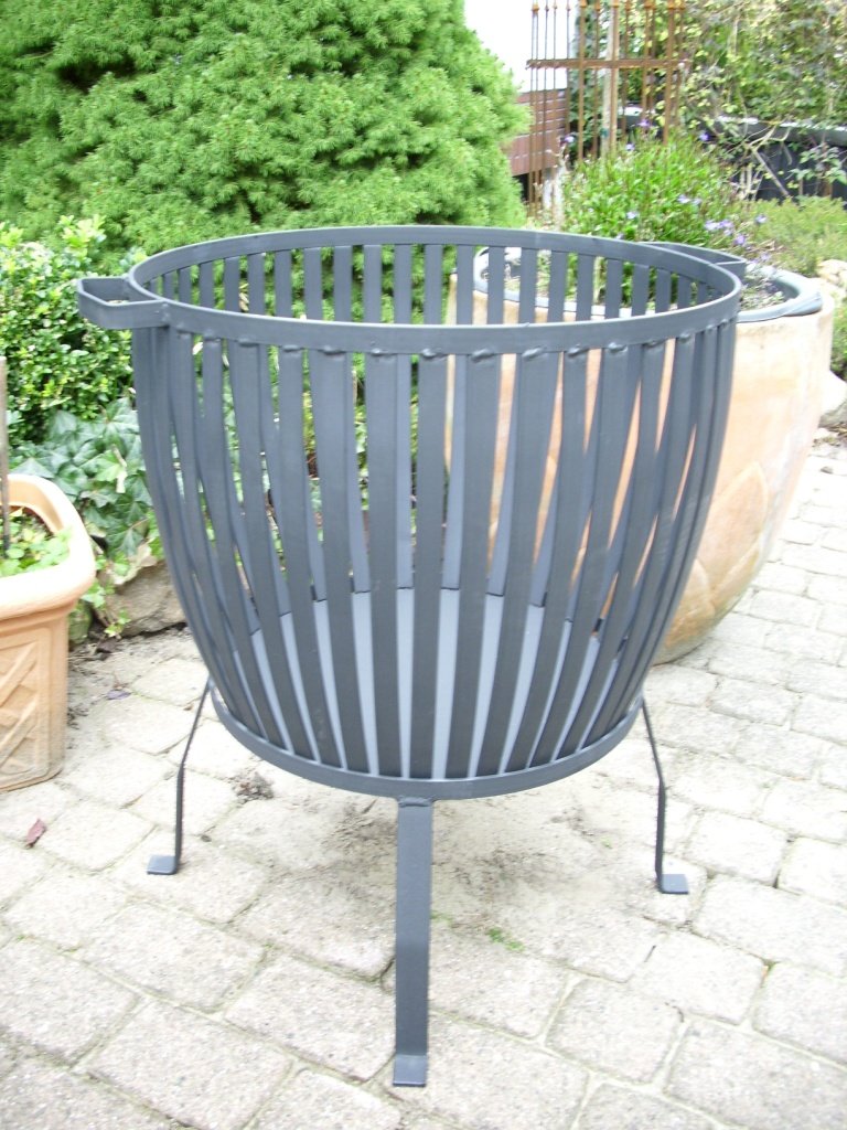 Feuerkorb Globus Gusseisen 67 cm Höhe für Garten und Lagerfeuer - Bild 6
