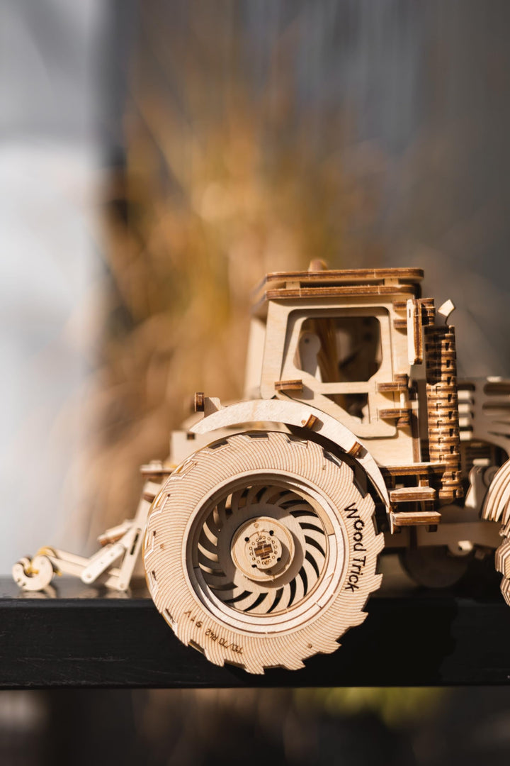 3D Holzpuzzle Traktor mechanisch 401 Teile mit Gummibandmotor - Bild 9