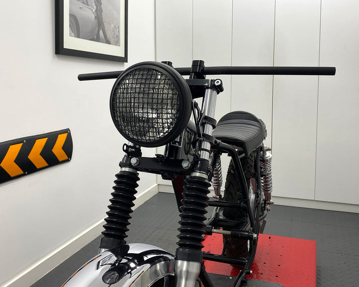 Motorrad Scheinwerfer H4 Retro 7.7" Metall Netz-Grill Mattschwarz - Bild 8