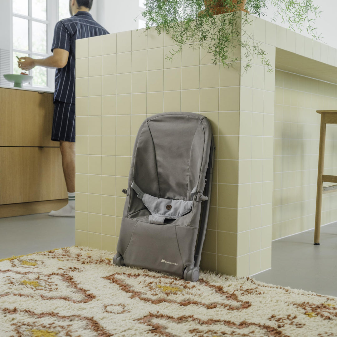 Babywippe klappbar 0–2 Jahre mit Spielbogen und 3-Punkt-Gurt - Bild 9