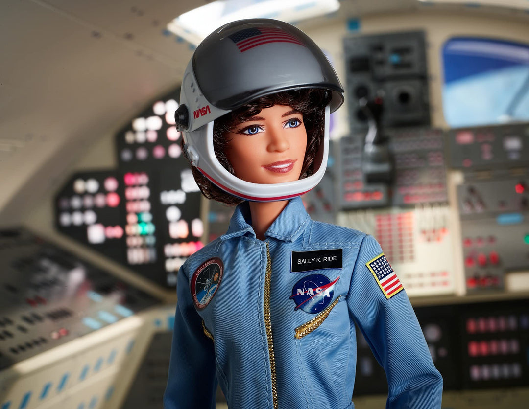 Sammlerpuppe Sally Ride Astronautin mit Raumanzug und Helm - Bild 2