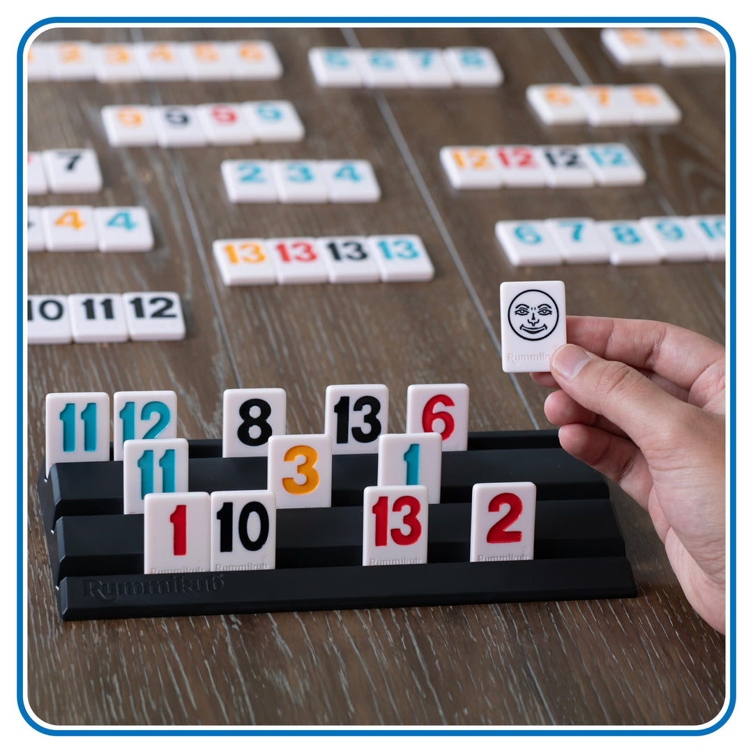 Rummikub XXL Brettspiel mit riesigen Zahlen für 2-4 Spieler ab 7 Jahren - Bild 6