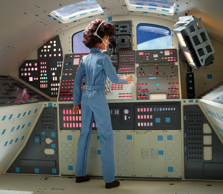 Sammlerpuppe Sally Ride Astronautin mit Raumanzug und Helm - Bild 5