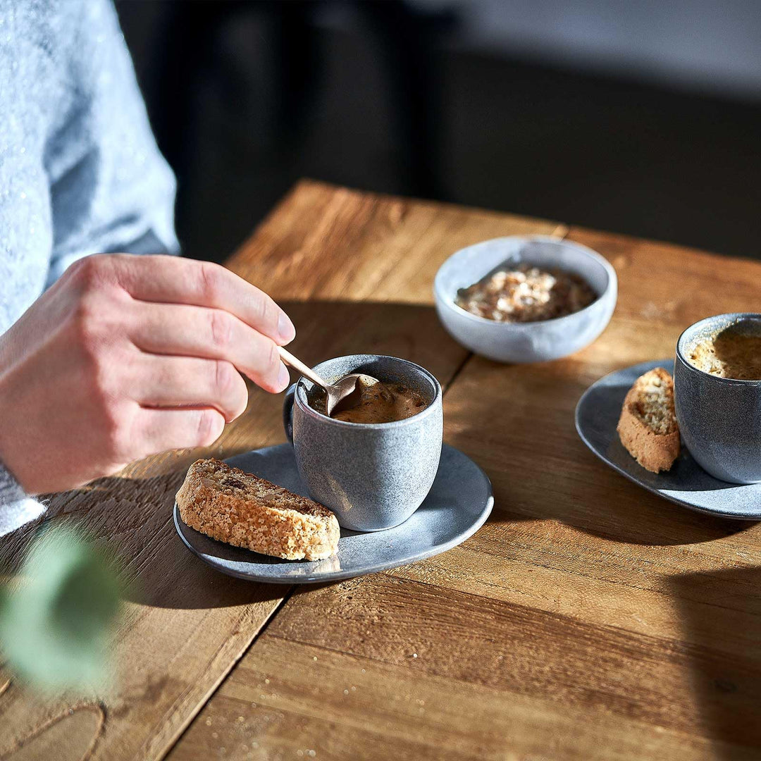 Espressotassen mit Untertassen 4er-Set Steinzeug handgefertigt grau - Bild 3
