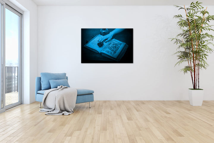 Leinwandbild Rote Rose auf Buch Monochrom Blau 80x60 cm - Bild 4
