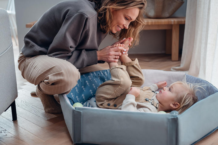 Spielbogen mit Krabbeldecke 3-in-1 Bällebad Aktivitätsmatte Baby
