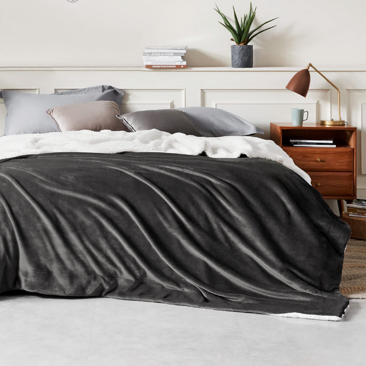 Kuscheldecke Sherpa Flanell 220x240 cm doppelseitig Anthrazit - Bild 3