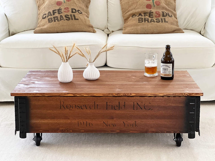 Couchtisch Truhe Massivholz Kiefer mit Rollen Vintage 100x58x31cm