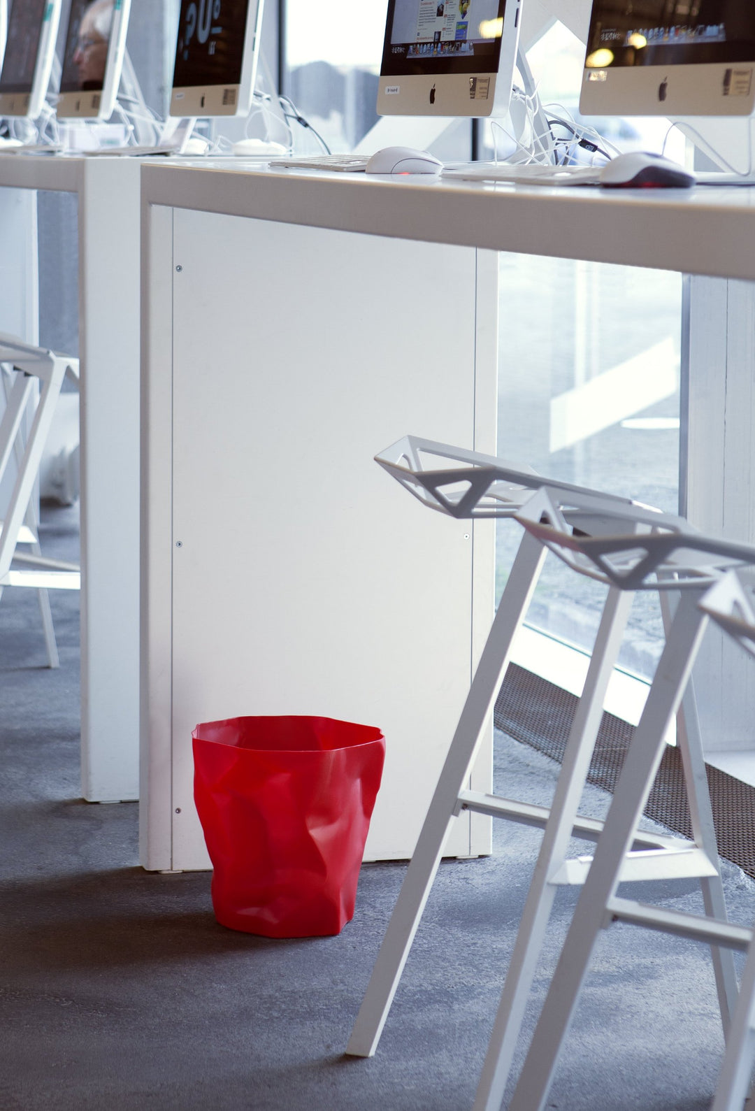 Papierkorb aus Polyethylen 14 L, stapelbar, Rot - Bild 2