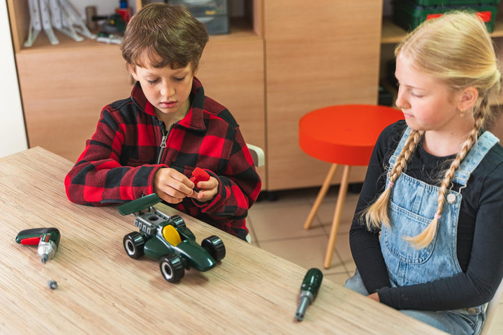Kinder-Werkzeugkoffer Rennauto mit Akkuschrauber ab 3 Jahren - Bild 9