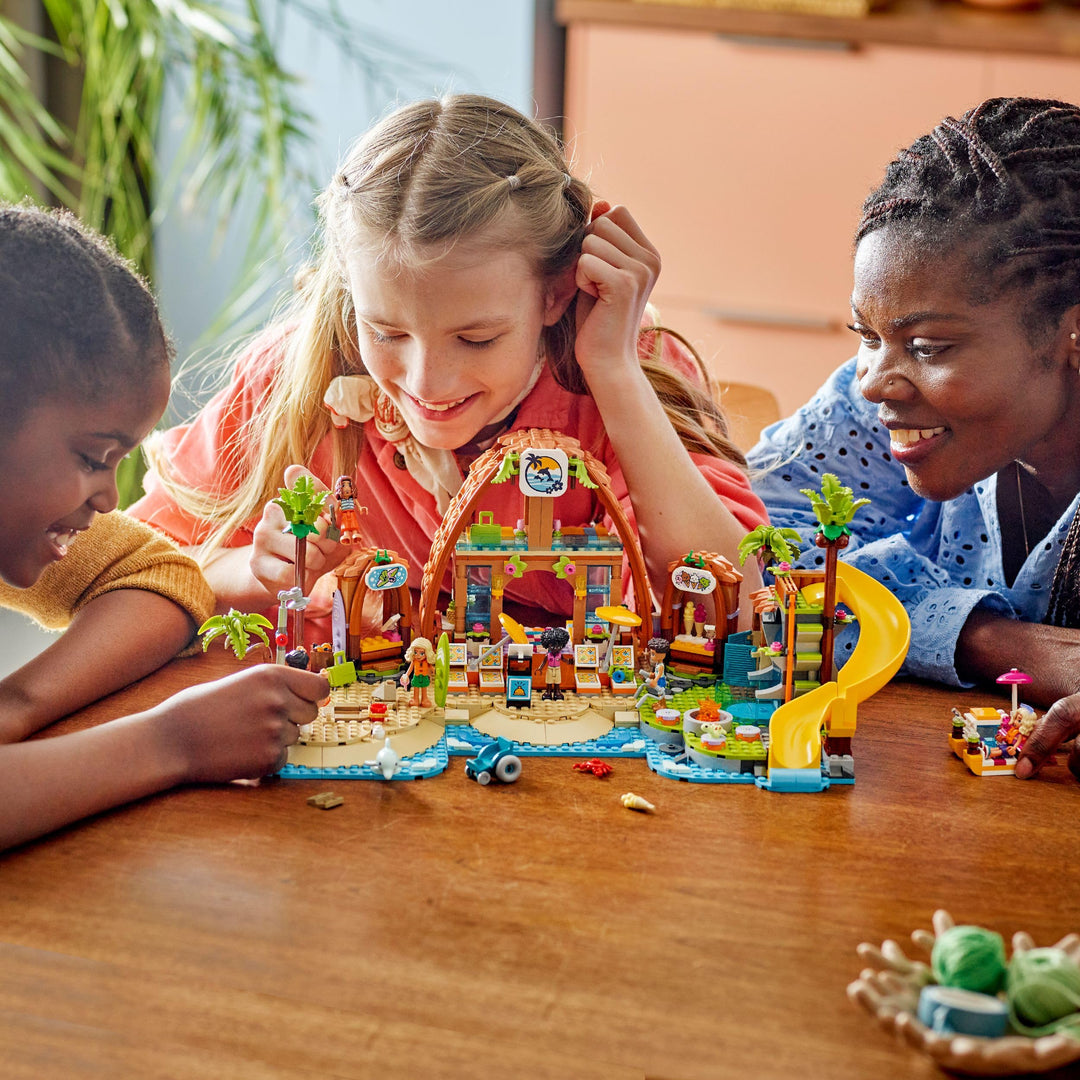 LEGO Friends Strandresort Bauset 1140 Teile mit Eisdiele ab 8 Jahren - Bild 9