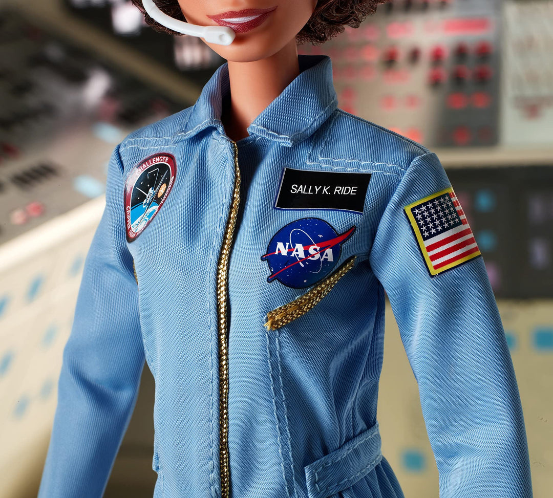 Sammlerpuppe Sally Ride Astronautin mit Raumanzug und Helm - Bild 3