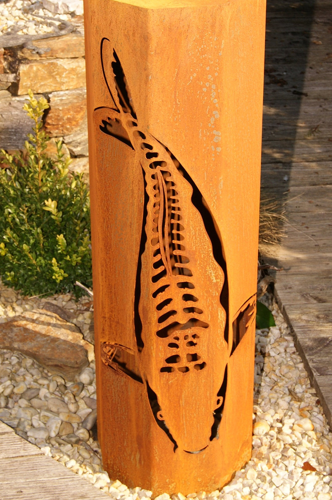 Garten-Stele Edelrost 8-Eckig Koi-Motiv mit Schale 116 cm - Bild 2
